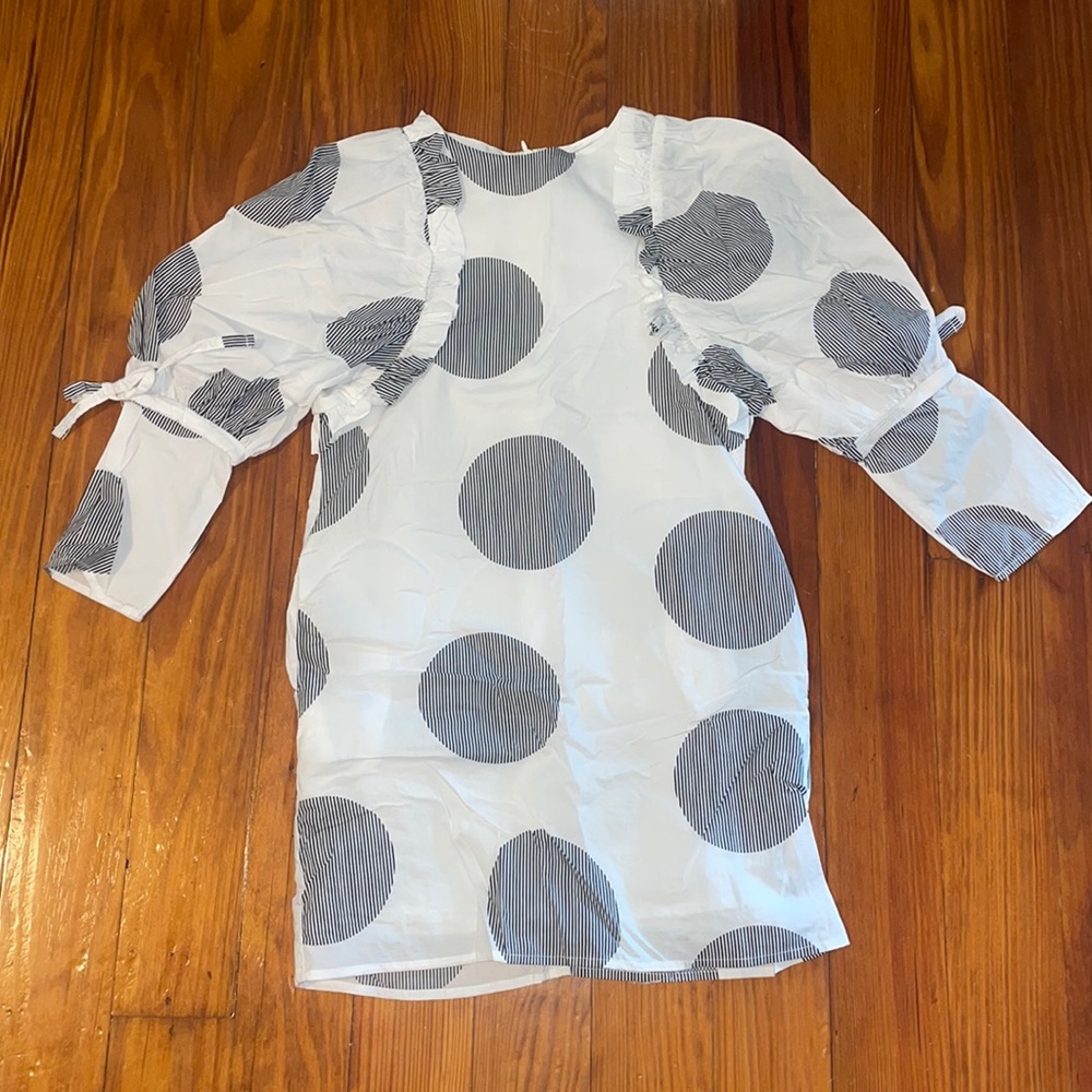 Girls puffy sleeve dress